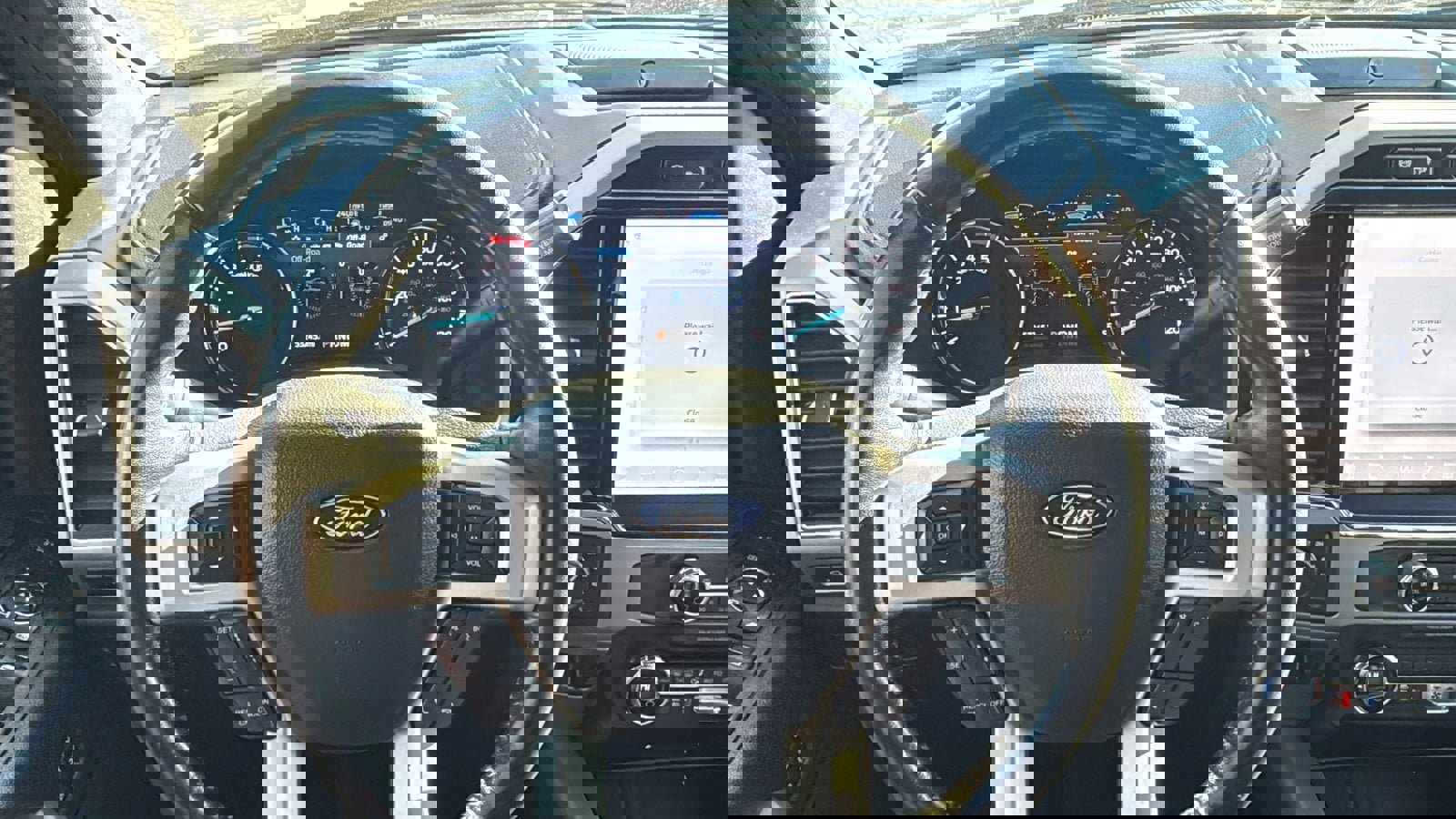 Used 2022 Ford F350 Lariat image 12