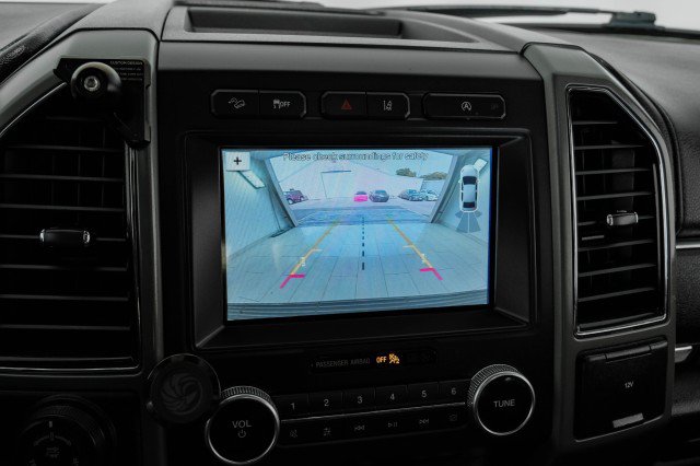 Used 2018 Ford Expedition XLT w/ Equipment Group 202A AWD/4WD image 22
