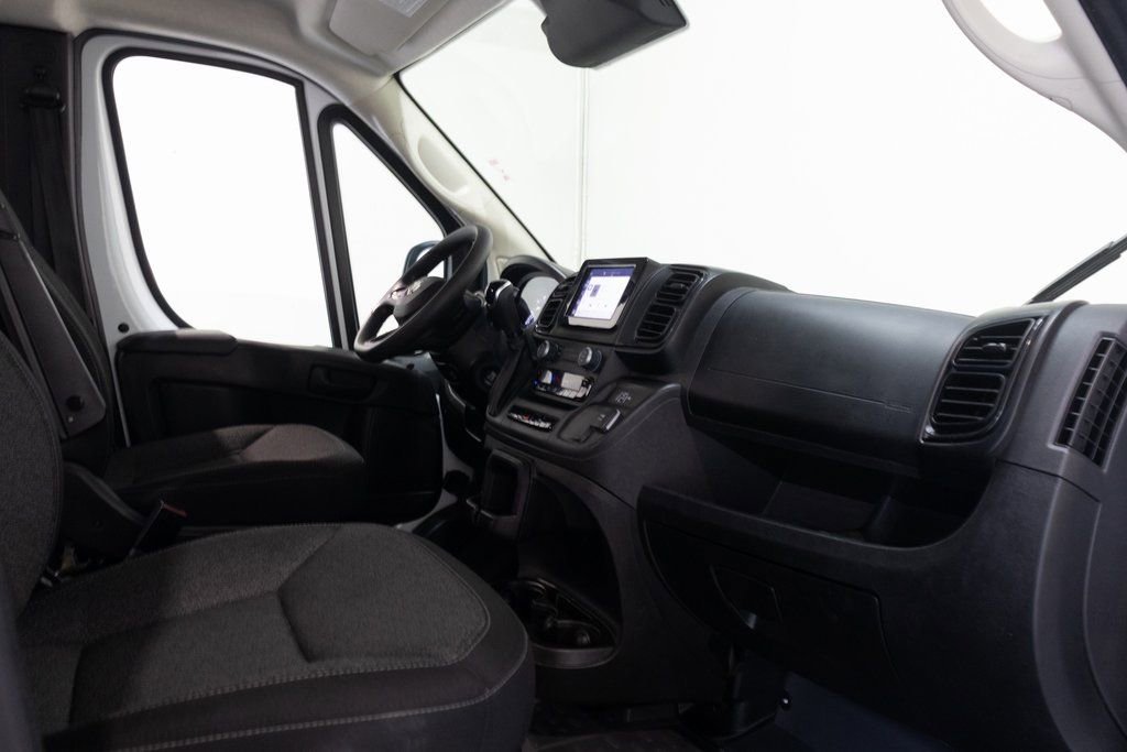 Used 2025 RAM ProMaster 2500 w/ Convenience Group image 15