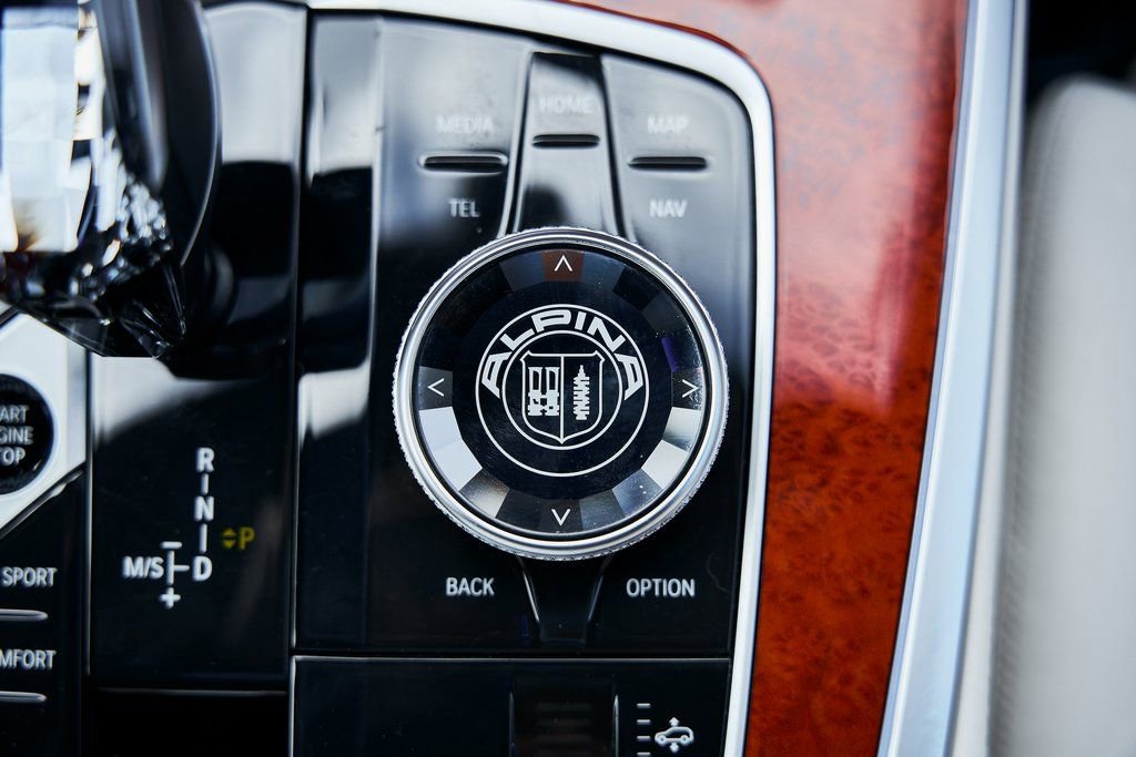 Used 2024 BMW ALPINA XB7 image 79