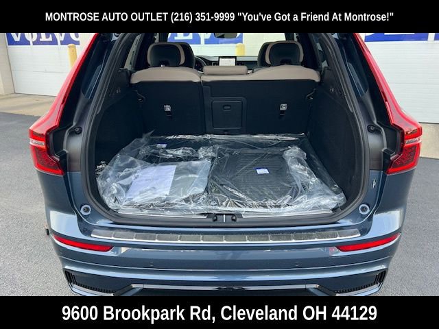 New 2026 Volvo XC60 B5 Plus w/ Protection Package Premier AWD/4WD image 39