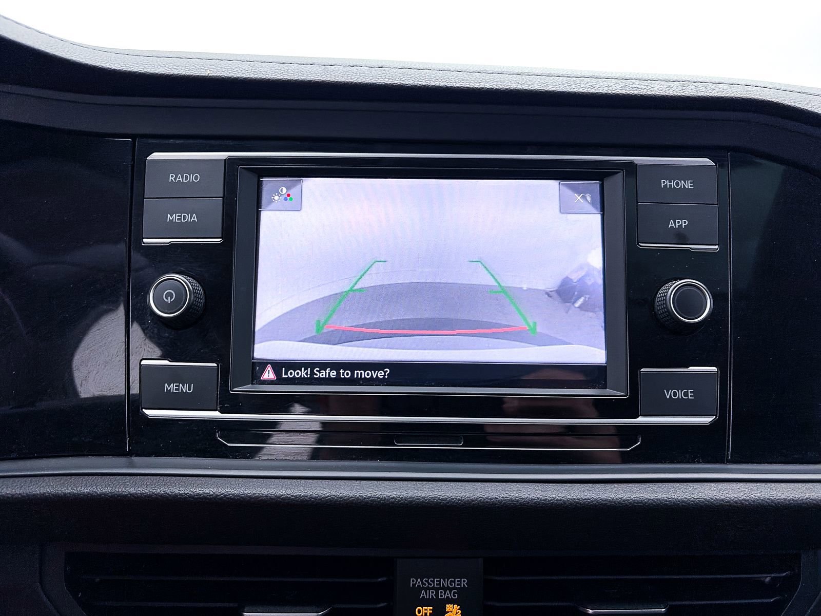 Used 2023 Volkswagen Jetta SE w/ Panoramic Sunroof Package FWD image 5