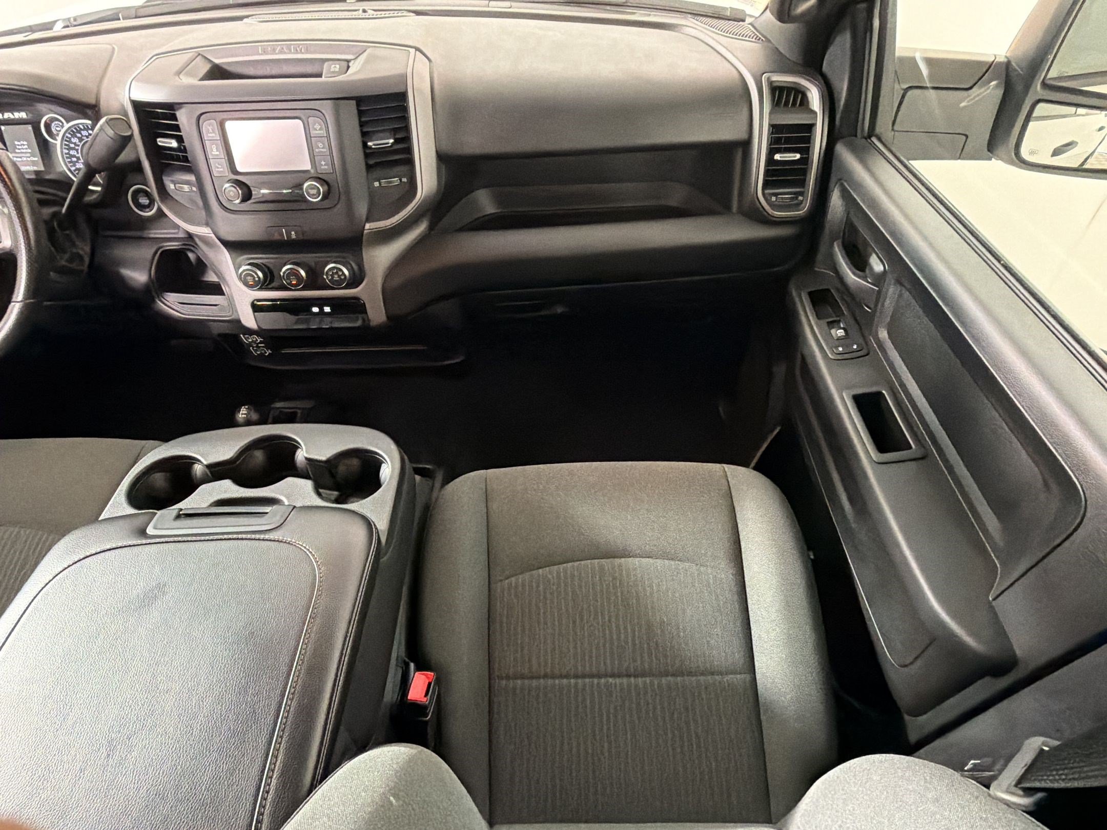 Used 2024 RAM 3500 Tradesman w/ Chrome Appearance Group AWD/4WD image 31