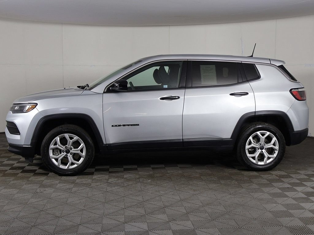 Used 2025 Jeep Compass Sport AWD/4WD image 14