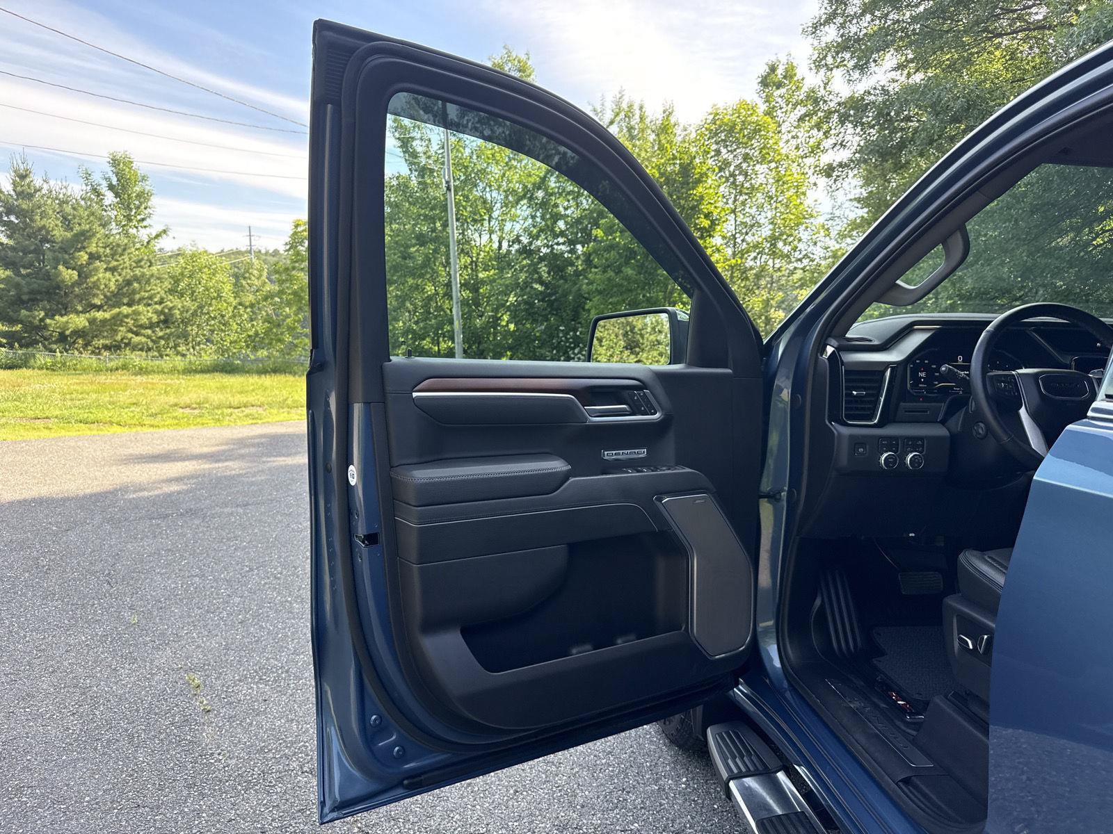 Used 2025 GMC Sierra 1500 Denali AWD/4WD image 17