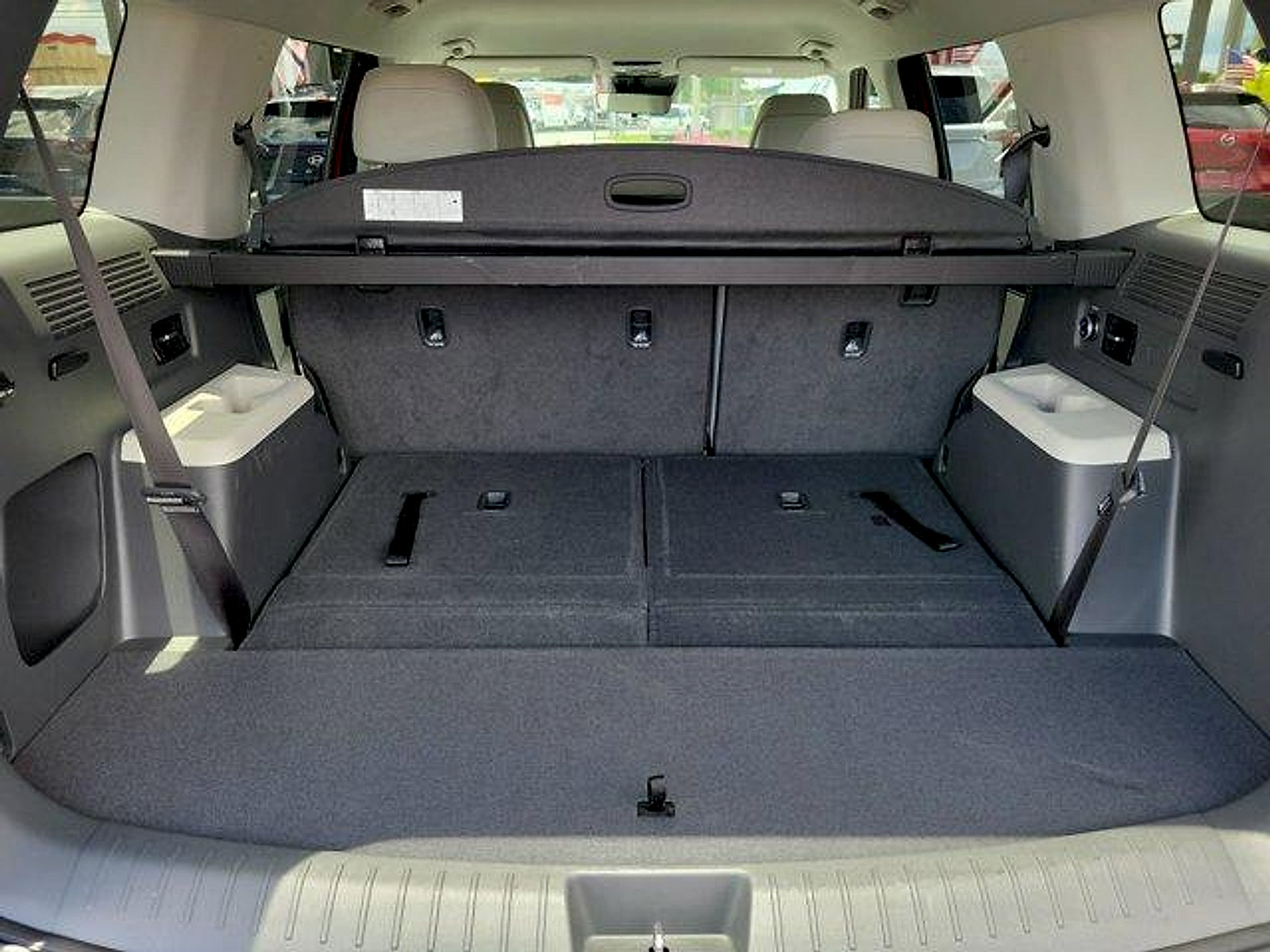 Used 2025 Hyundai Santa Fe SEL FWD image 9