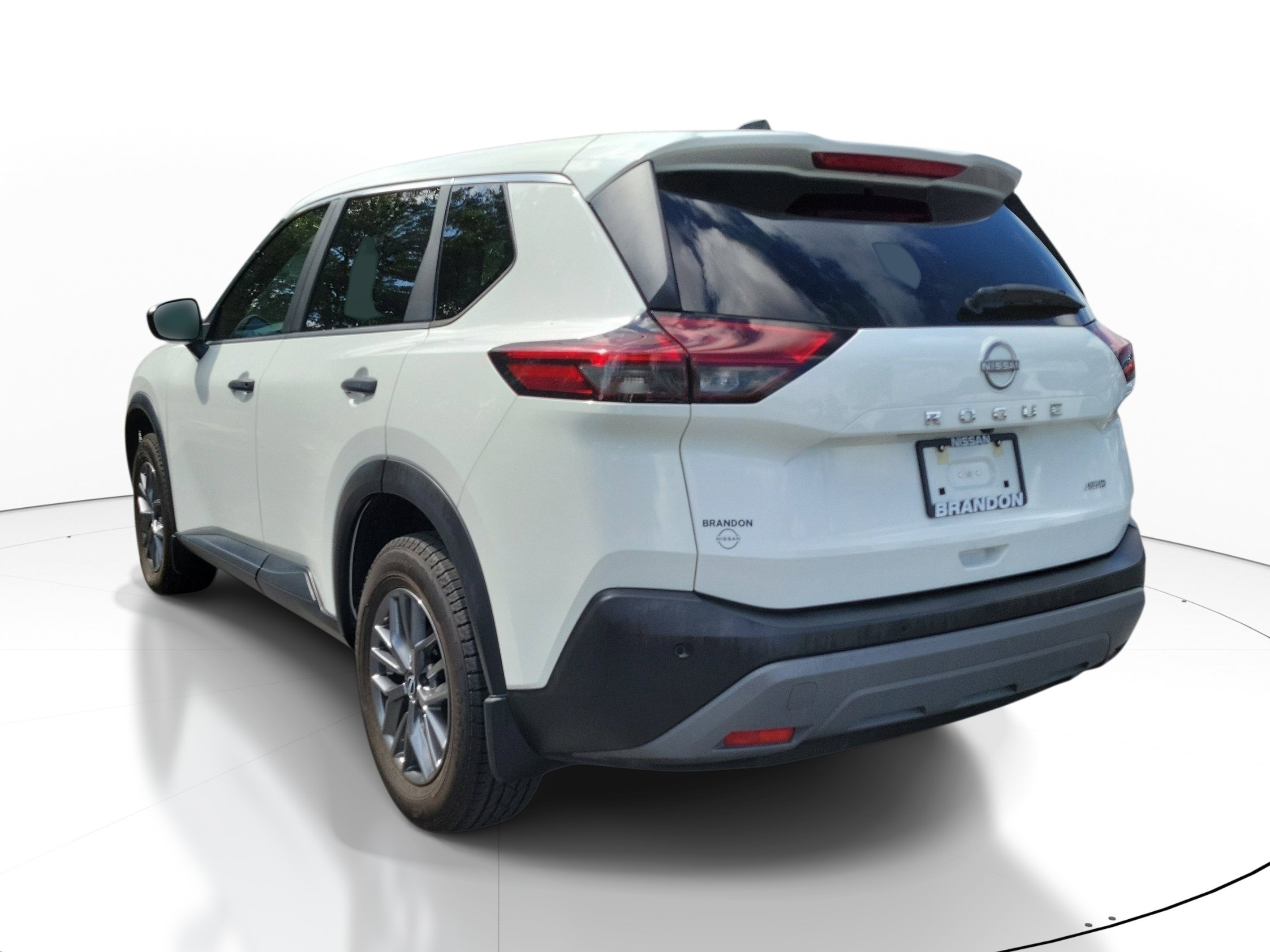 Used 2023 Nissan Rogue S AWD/4WD image 6