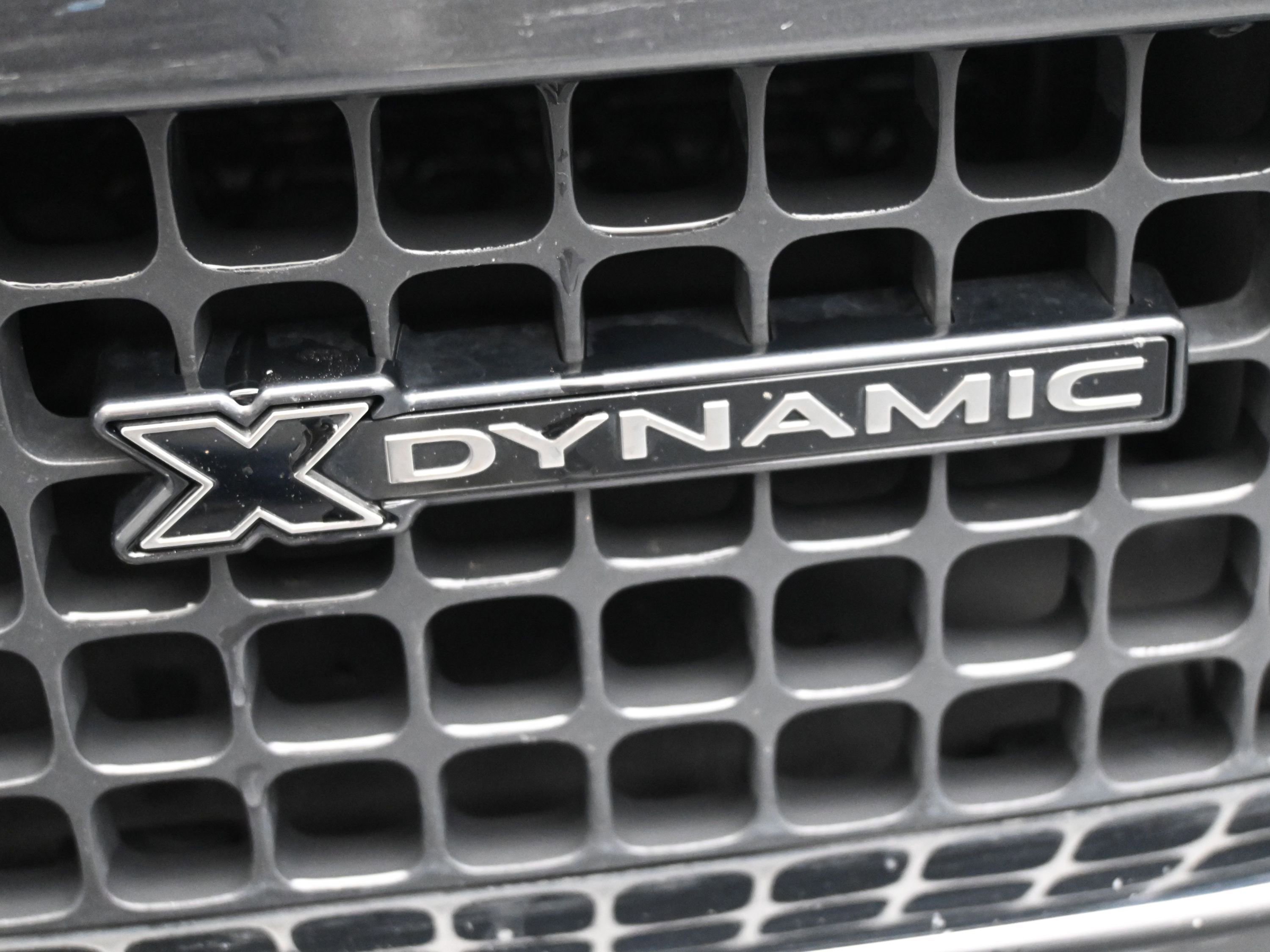 Used 2023 Land Rover Defender 110 X-Dynamic SE image 9