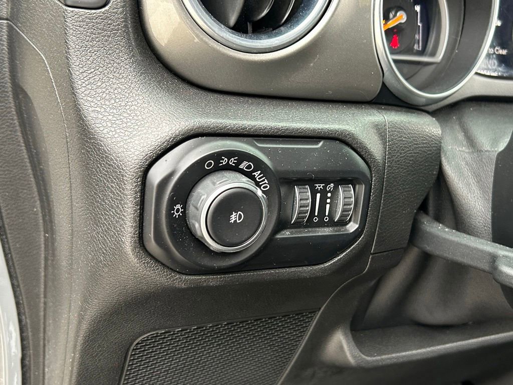 Certified 2018 Jeep Wrangler Unlimited Sahara image 50