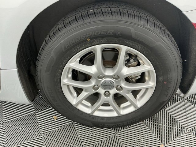 Used 2024 Chrysler Pacifica Touring-L image 17