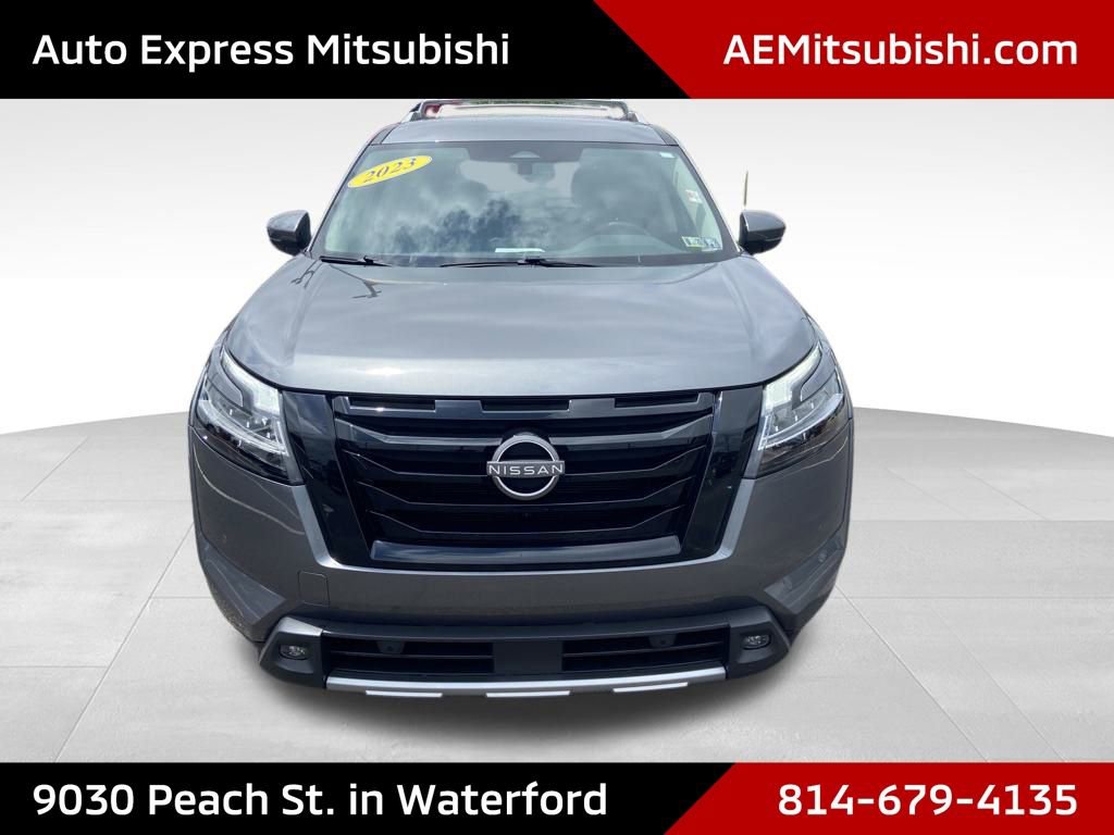 Used 2023 Nissan Pathfinder SL w/ Lighting Package (N92) image 2