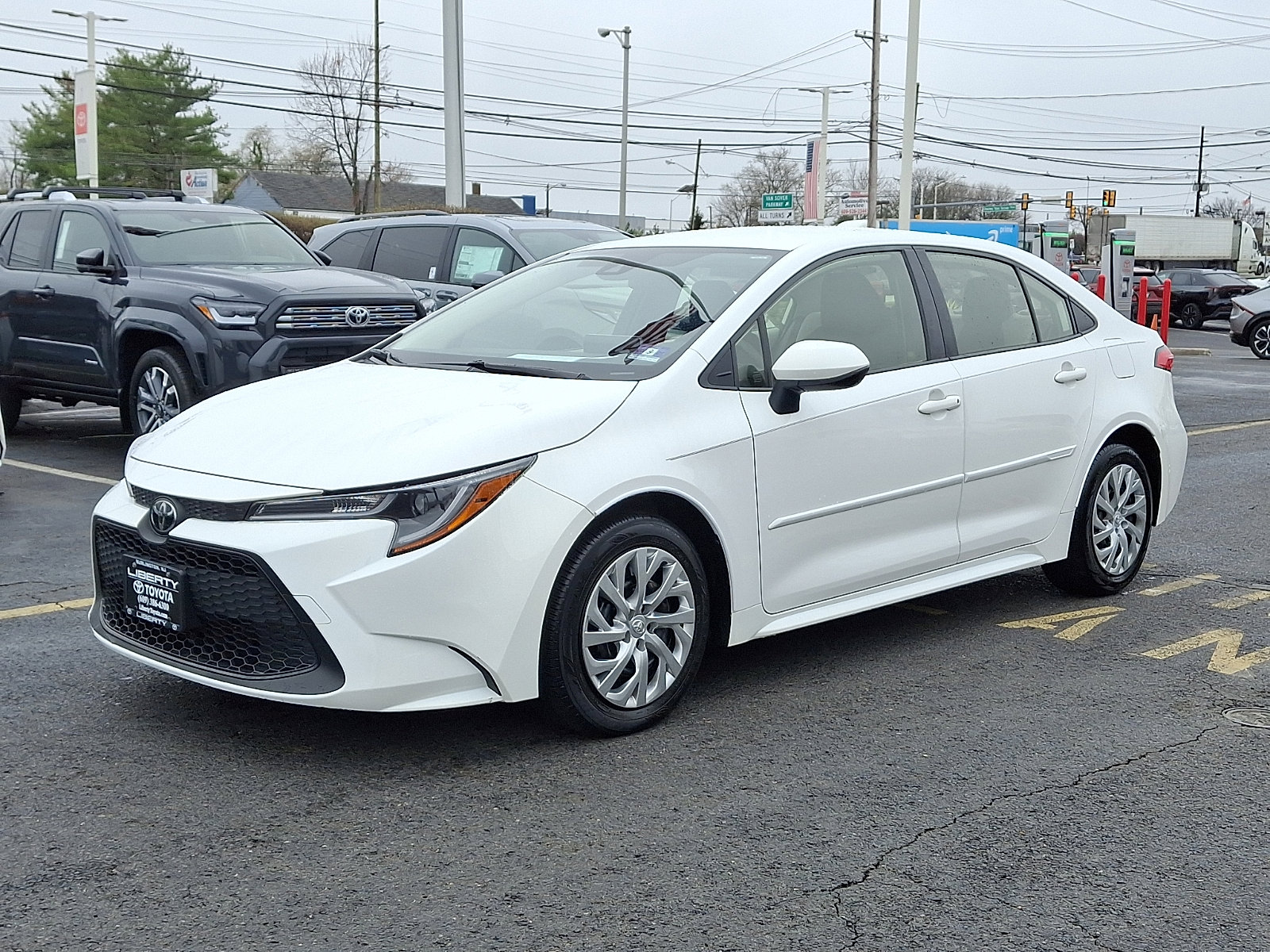 Used 2020 Toyota Corolla LE image 3