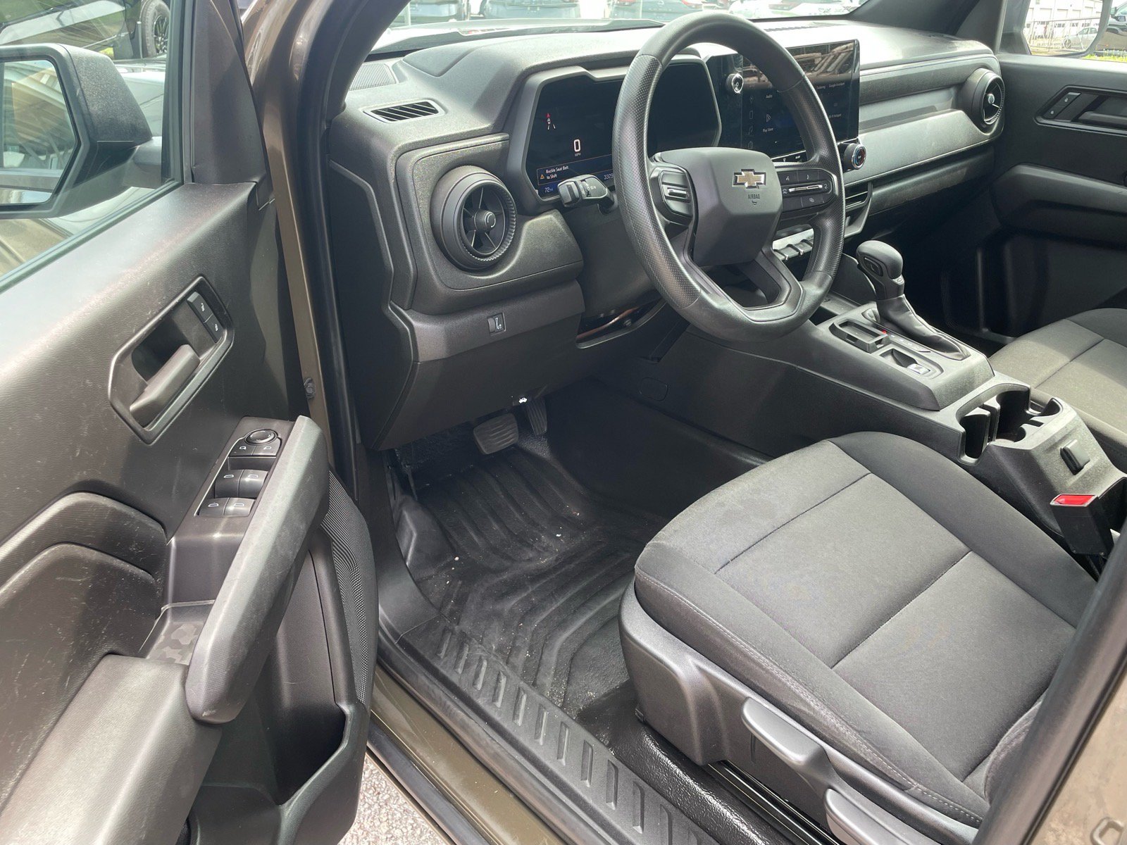 Used 2023 Chevrolet Colorado W/T RWD image 4