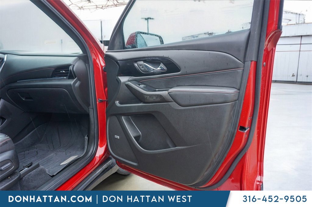 Used 2023 Chevrolet Traverse RS w/ LPO, Floor Liner Package image 29