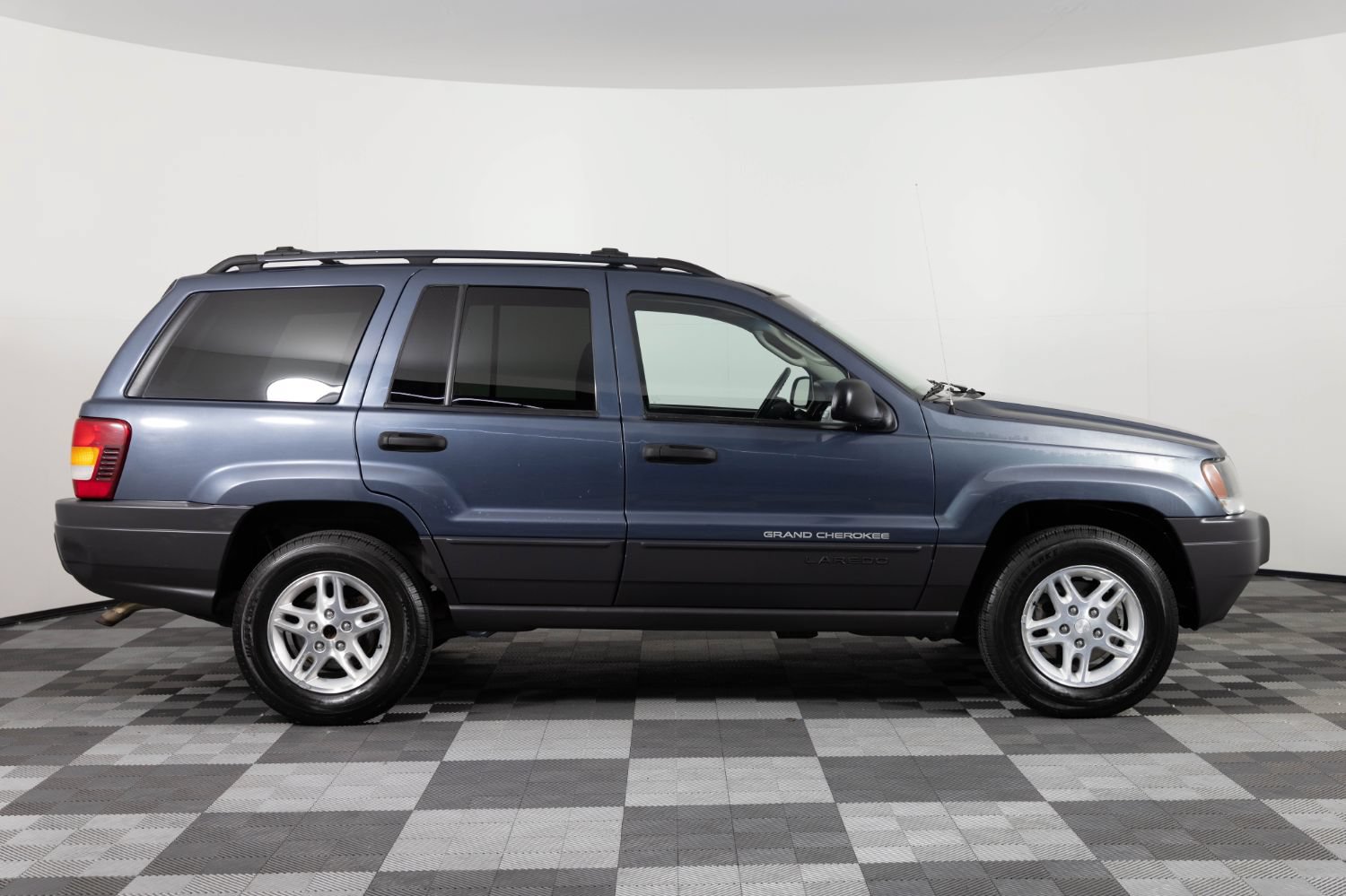 Used 2004 Jeep Grand Cherokee Laredo w/ Convenience Group AWD/4WD image 9