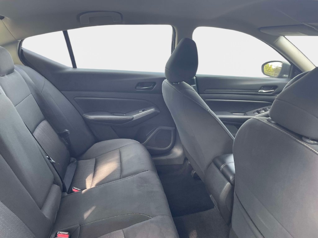Used 2025 Nissan Altima 2.5 SV FWD image 12