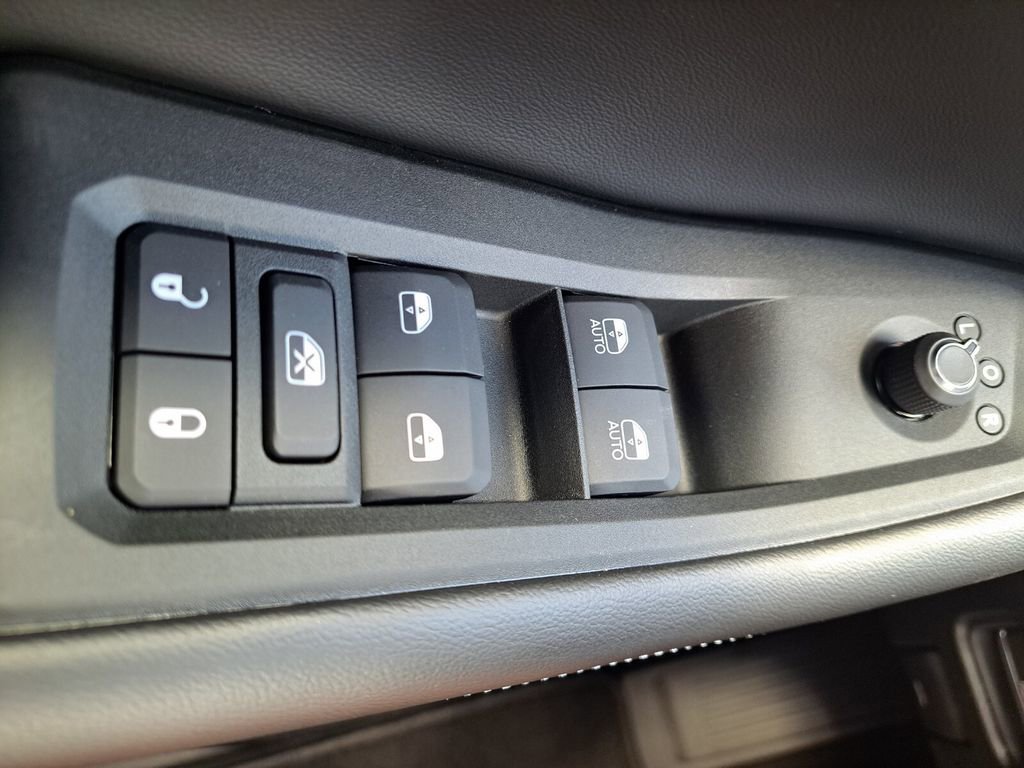 New 2025 Jeep Grand Cherokee L Limited w/ Black Appearance Package image 17