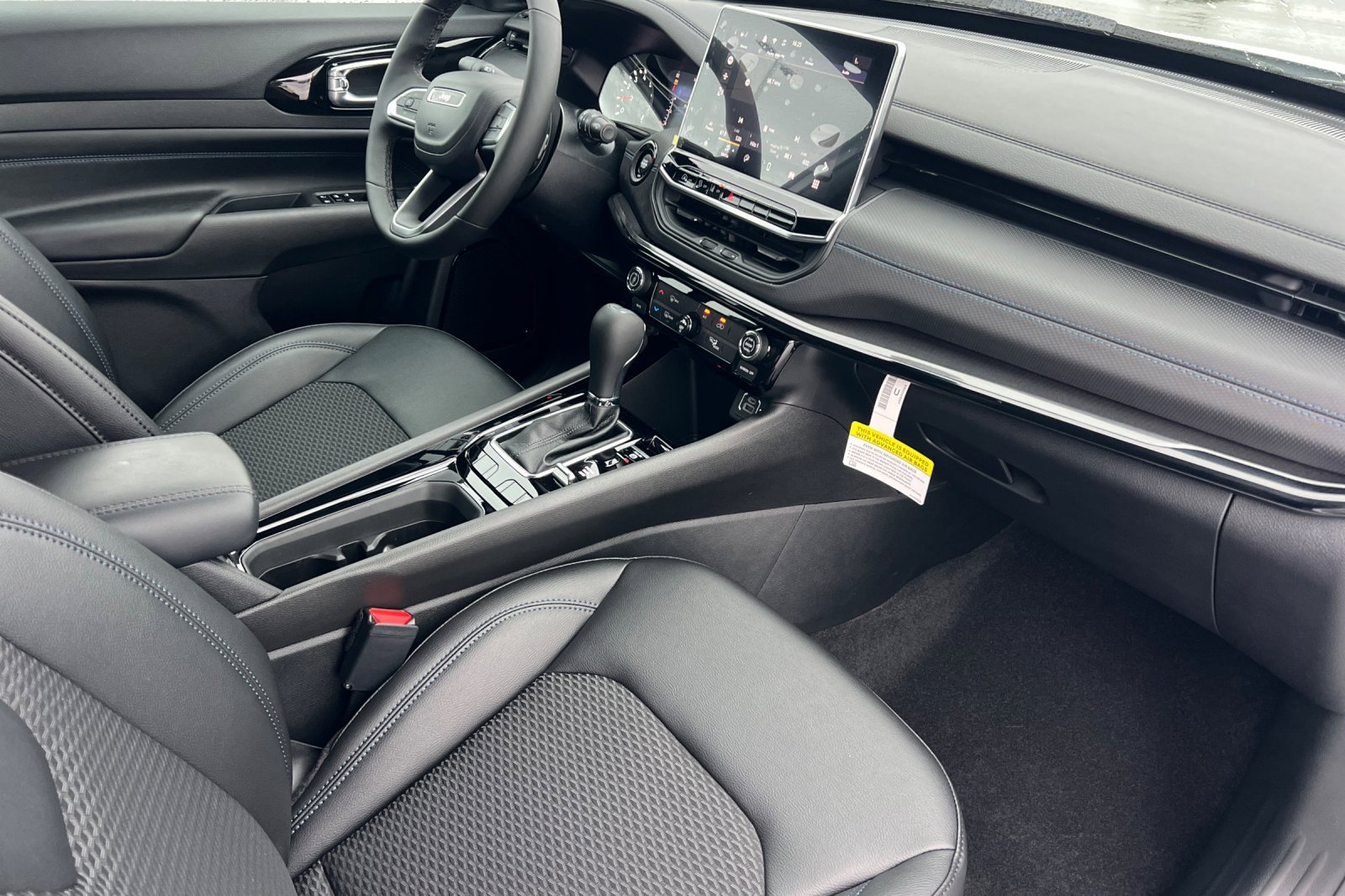 New 2026 Jeep Compass Latitude image 14