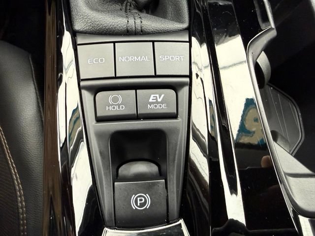 Used 2025 Toyota Camry XLE AWD/4WD image 37