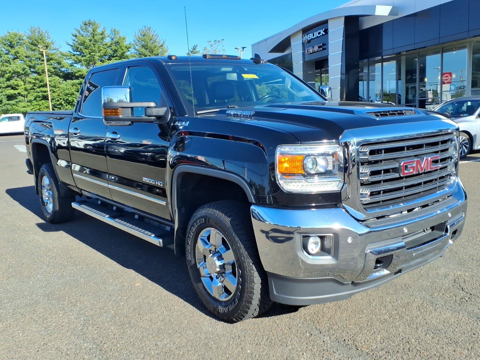 Used 2019 GMC Sierra 2500 SLT w/ Duramax Plus Package AWD/4WD image 1