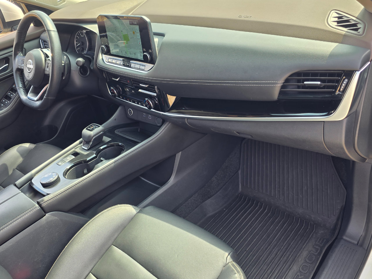 Used 2022 Nissan Rogue SL w/ SL Premium Package image 25