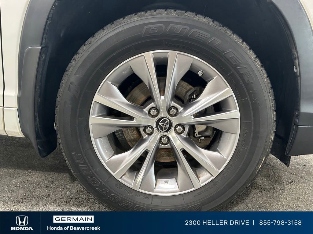 Used 2016 Toyota Highlander Plus AWD/4WD image 12