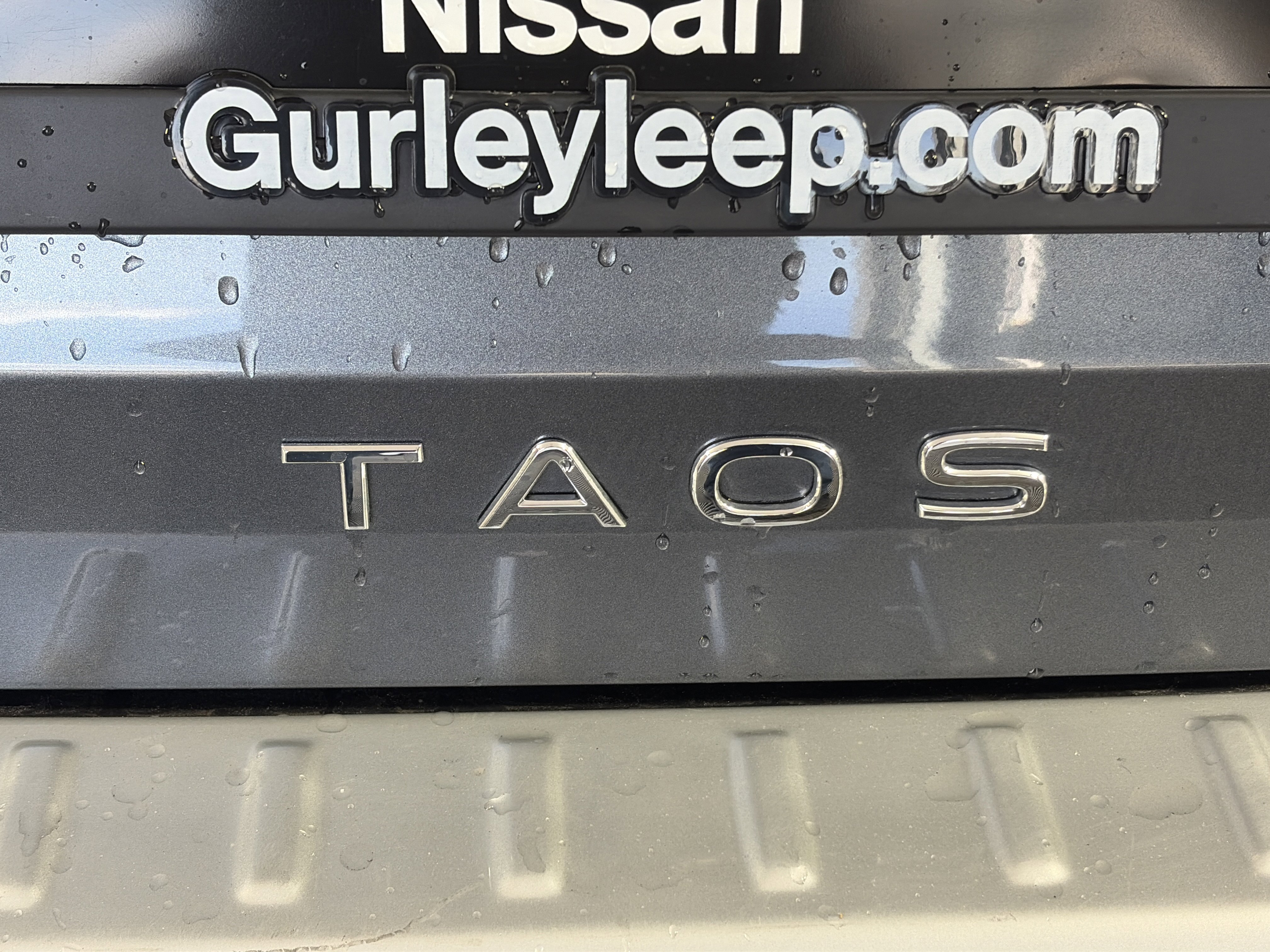 Used 2024 Volkswagen Taos SE image 16