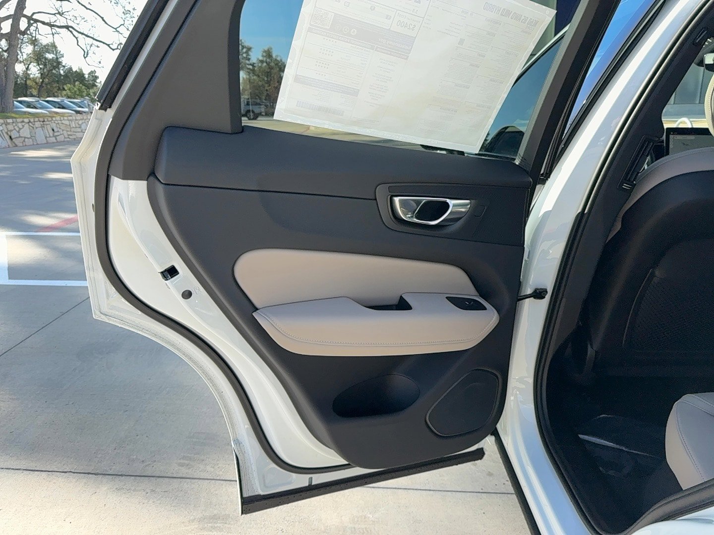 New 2026 Volvo XC60 B5 Core AWD/4WD image 15