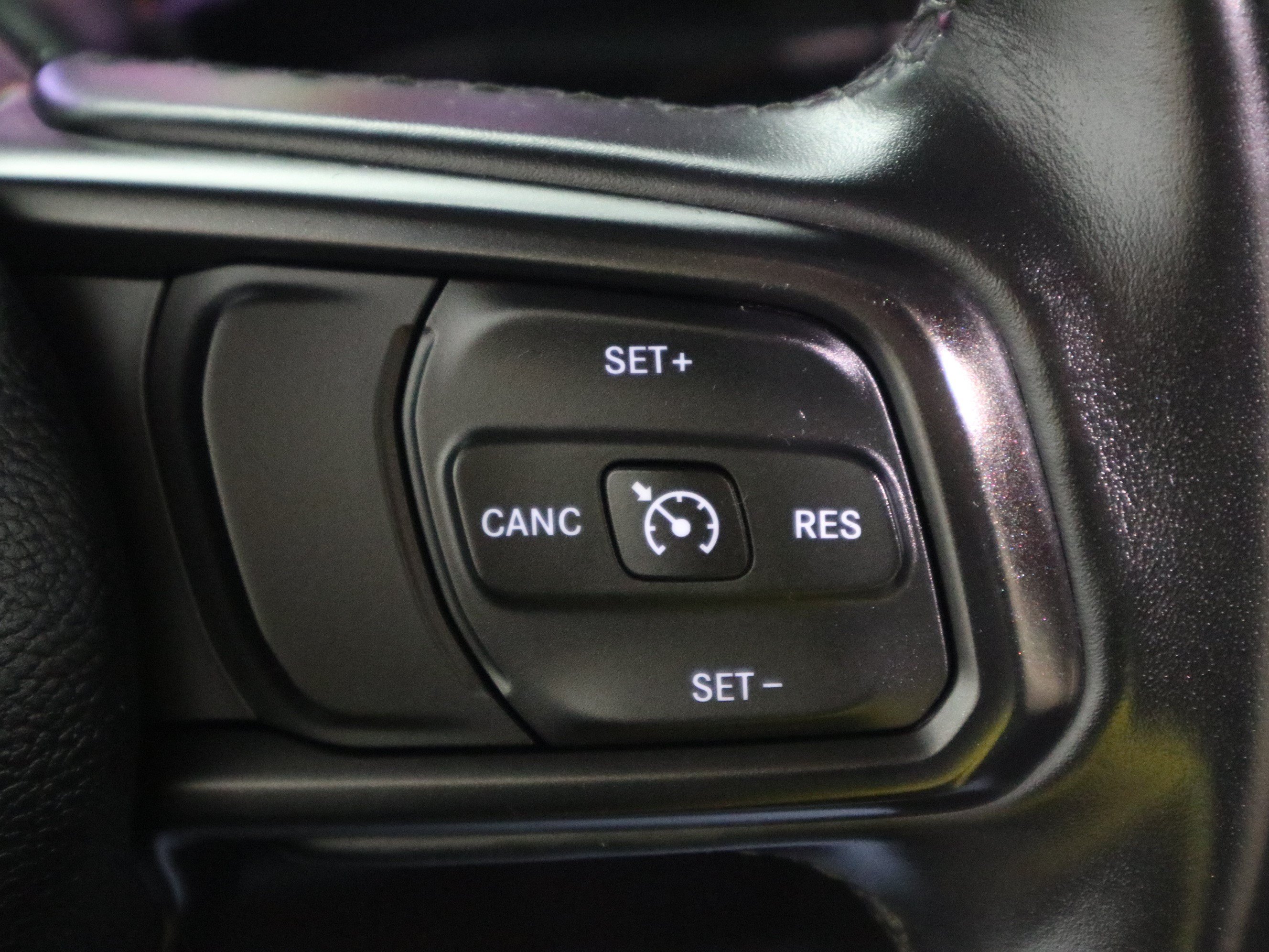 Used 2022 Jeep Gladiator Sport AWD/4WD image 29