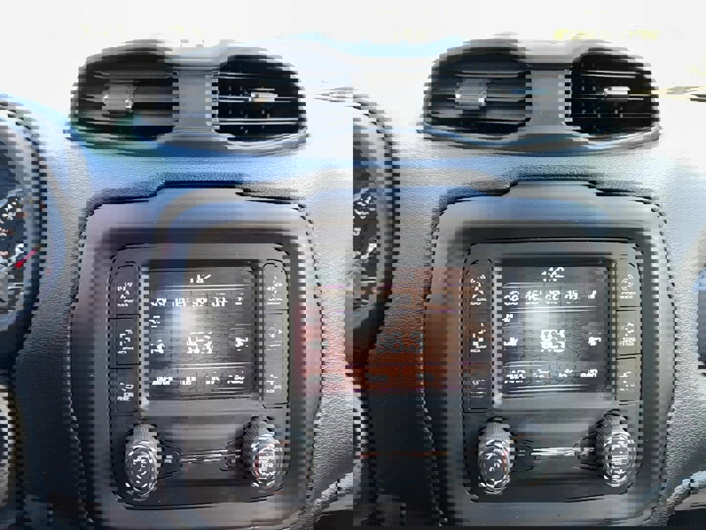 Used 2020 Jeep Renegade Sport w/ Sport Appearance Group image 25