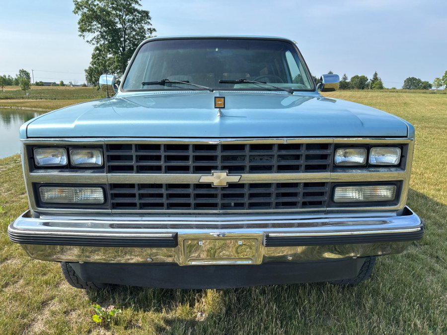 Used 1989 Chevrolet Suburban 4WD image 8