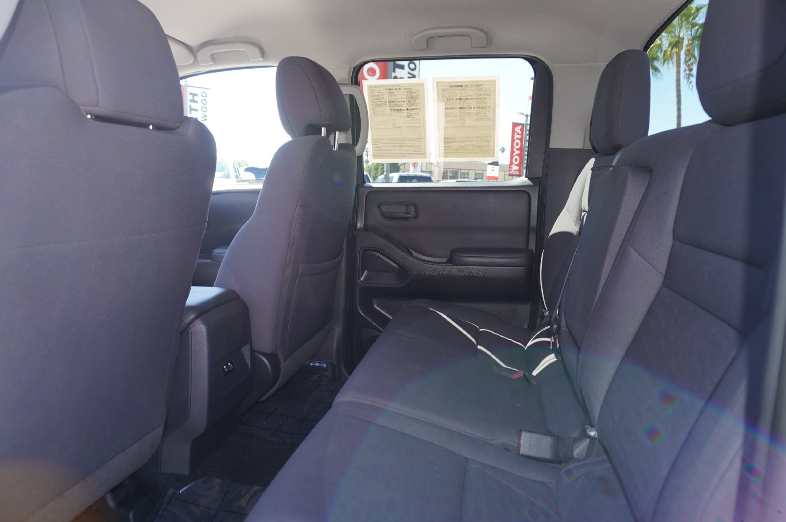 Used 2022 Nissan Frontier S RWD image 9