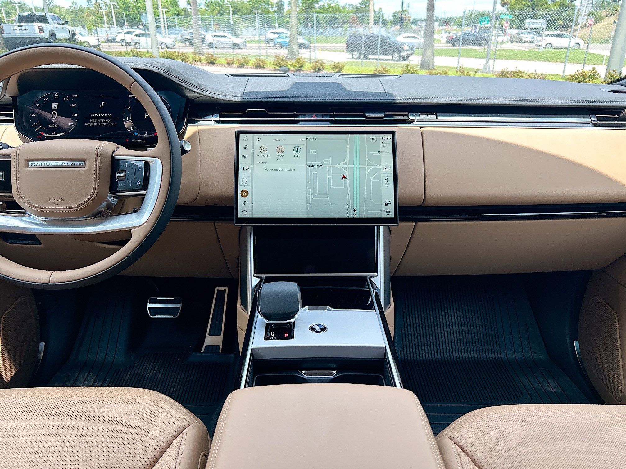 New 2025 Land Rover Range Rover SE image 13