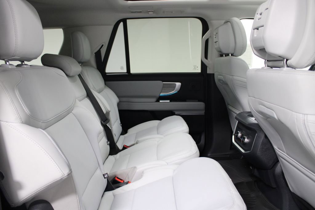 New 2026 Ford Expedition Max Platinum image 32