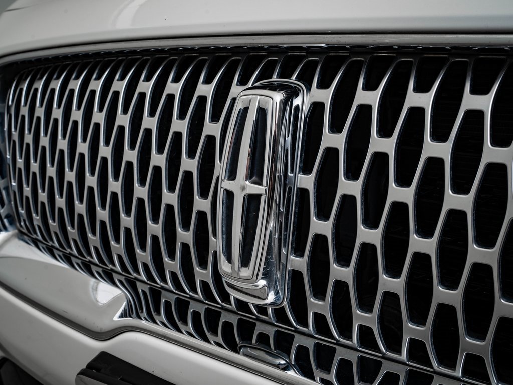 Used 2021 Lincoln Nautilus FWD w/ Equipment Group 101A image 3