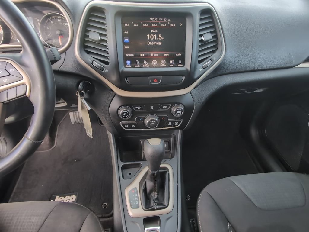 Used 2016 Jeep Cherokee Latitude image 18