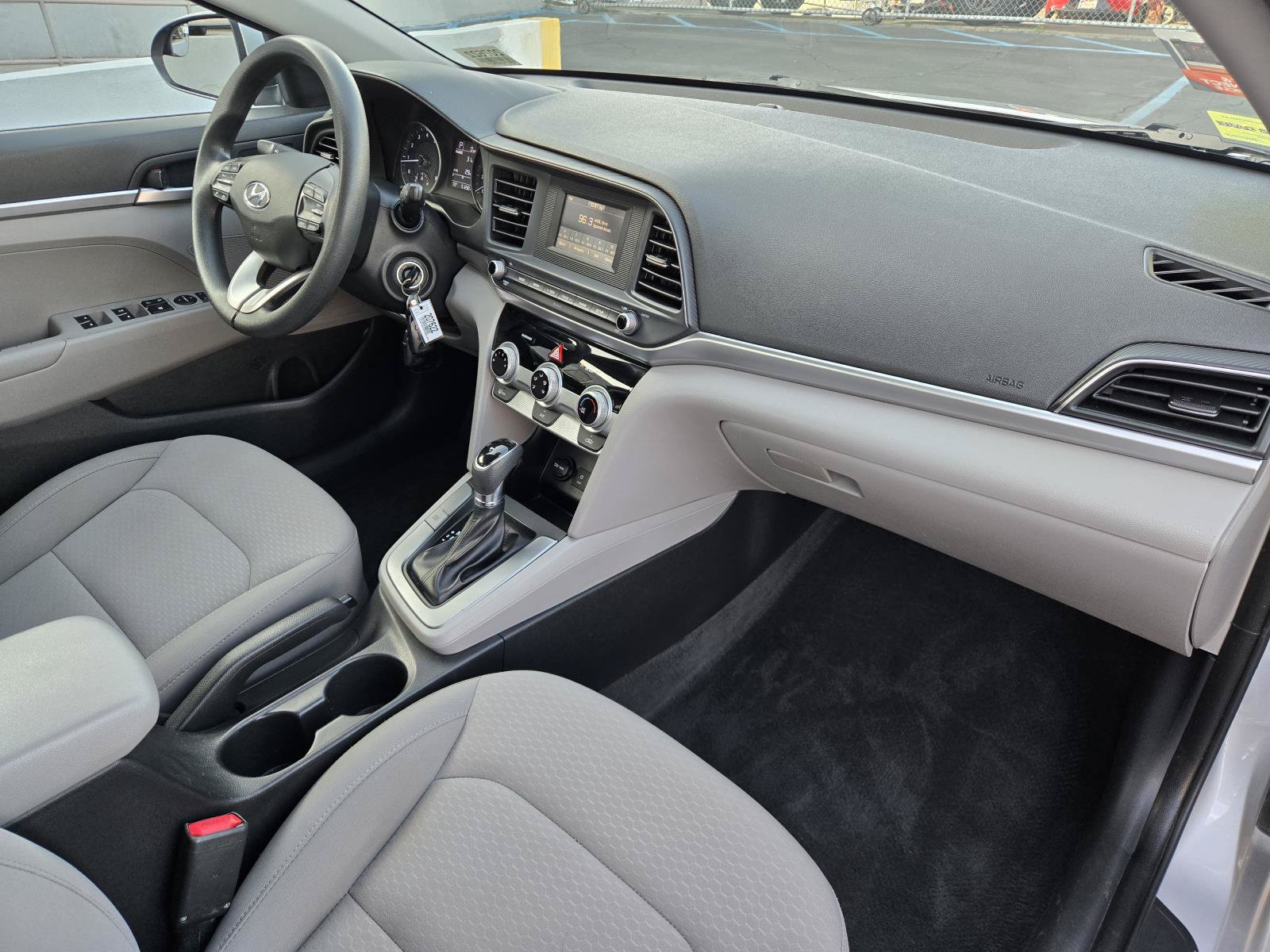 Used 2019 Hyundai Elantra SE FWD image 28