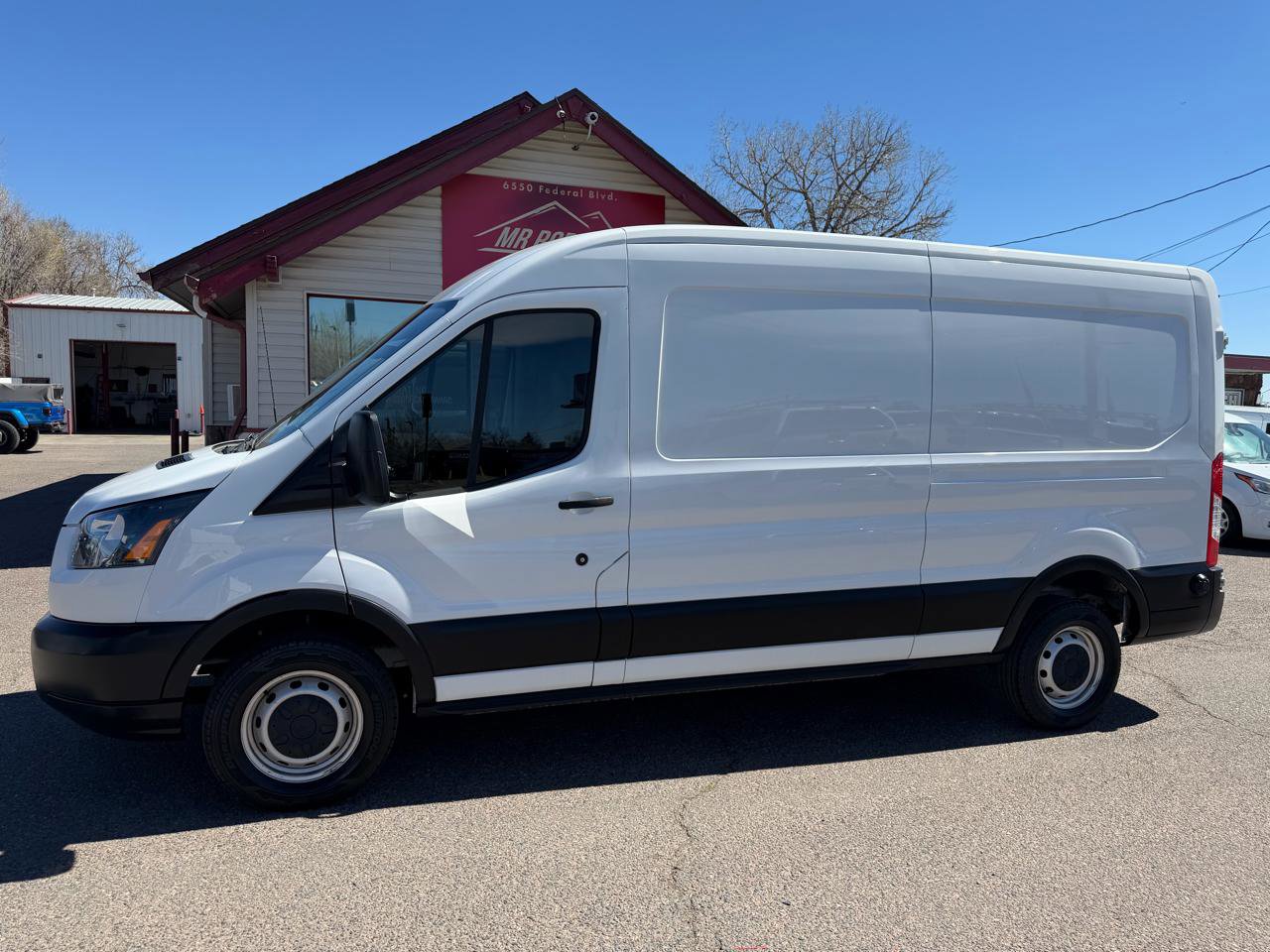 Used 2019 Ford Transit 250 148 Medium Roof image 5