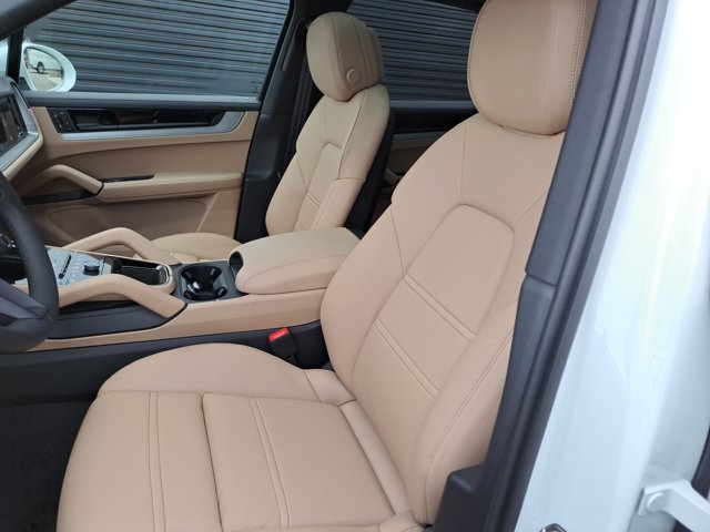 New 2026 Porsche Cayenne AWD/4WD image 5