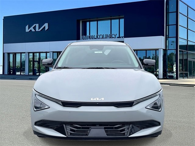 New 2025 Kia EV6 Wind image 2