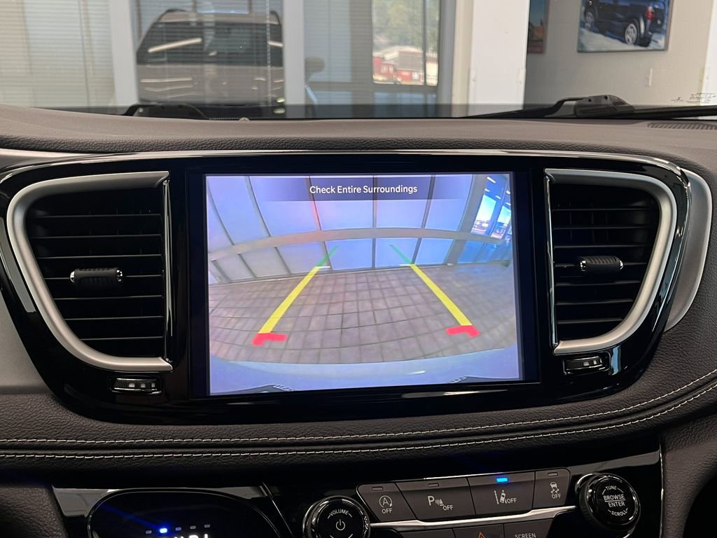 Used 2021 Chrysler Pacifica Touring w/ Cold Weather Group image 24