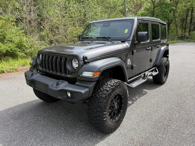 Used 2024 Jeep Wrangler Unlimited Sport image 2