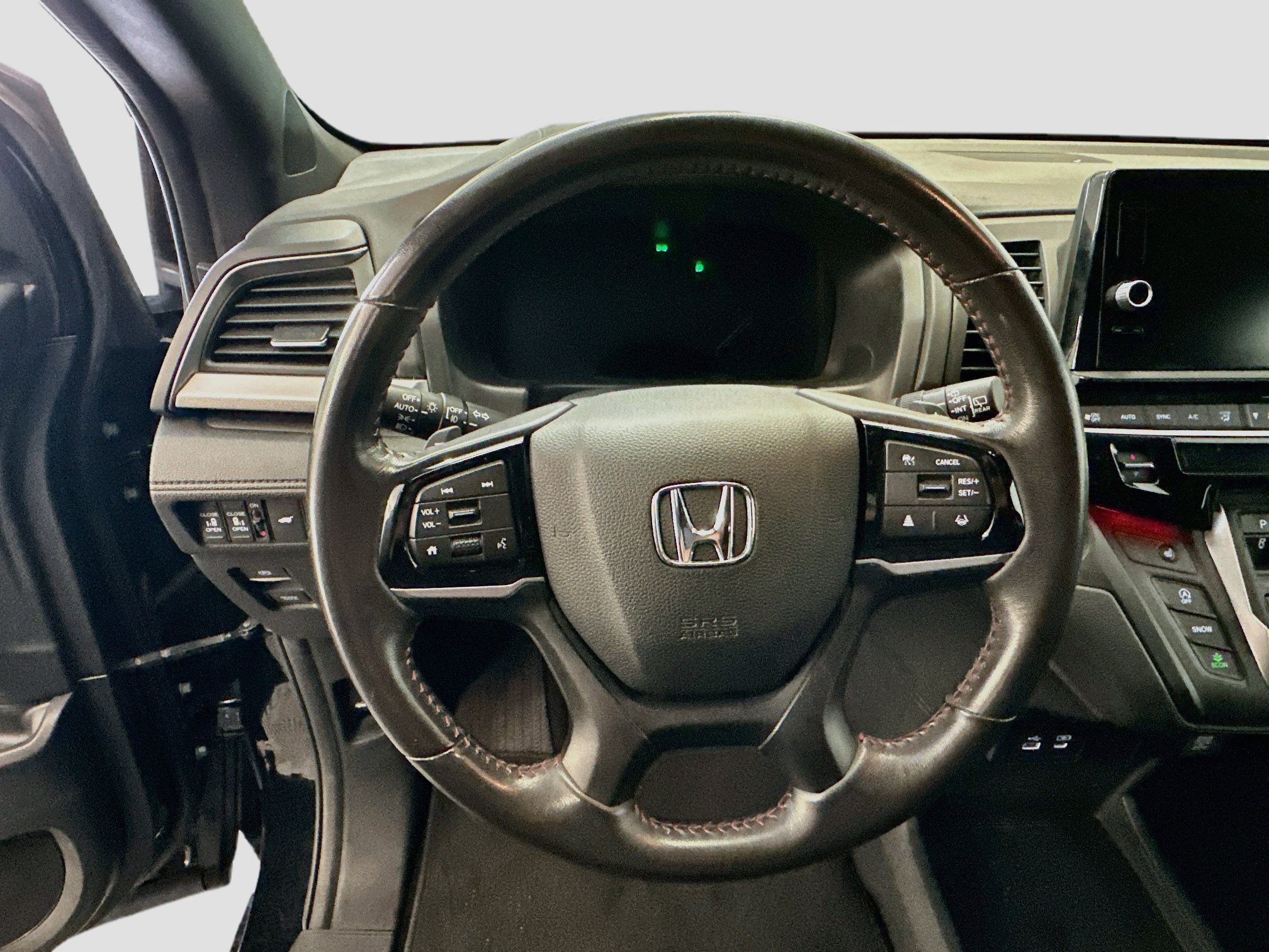 Used 2025 Honda Odyssey Sport-L image 18