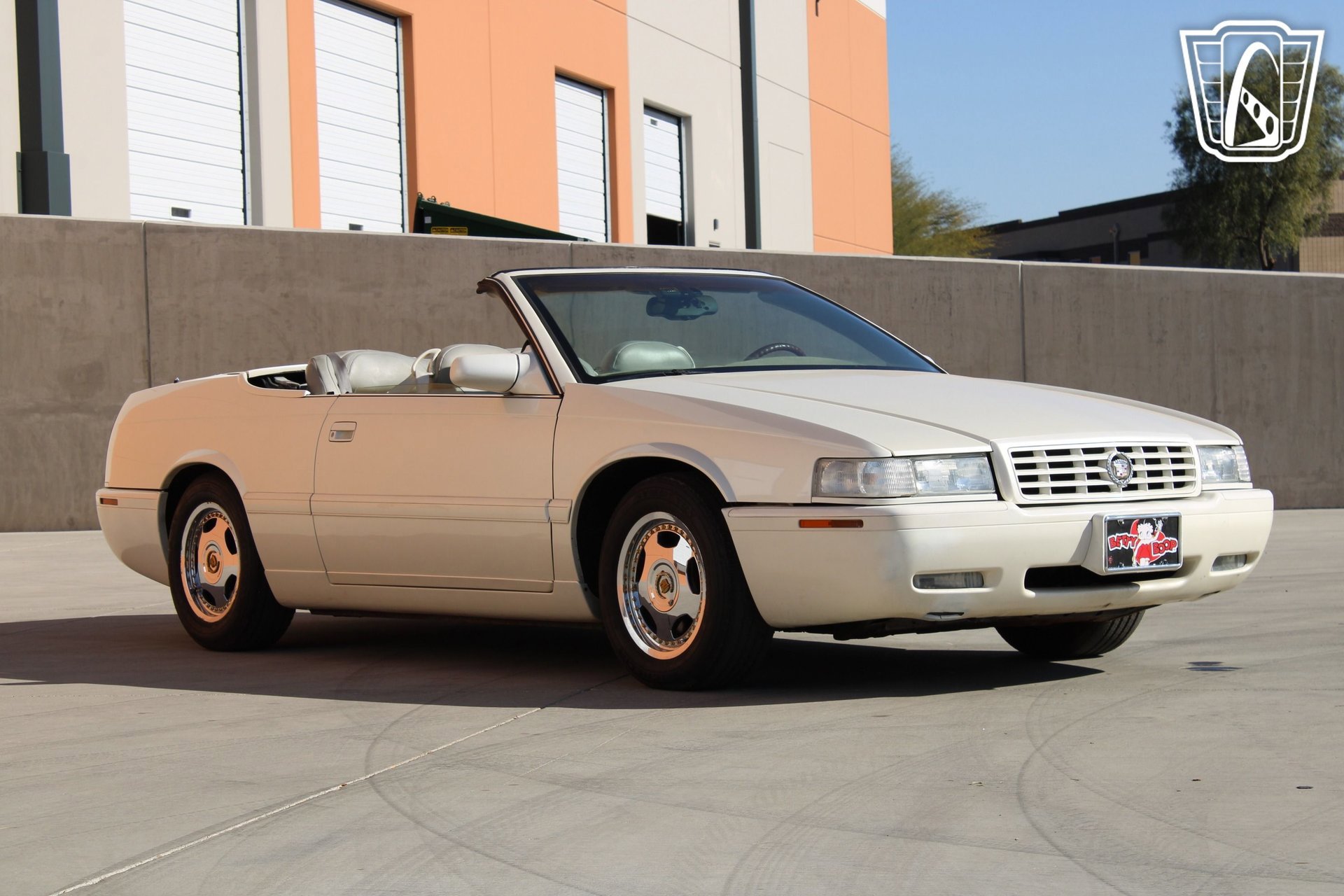Used 2002 Cadillac Eldorado Touring w/ Preffered Equipment Group image 7