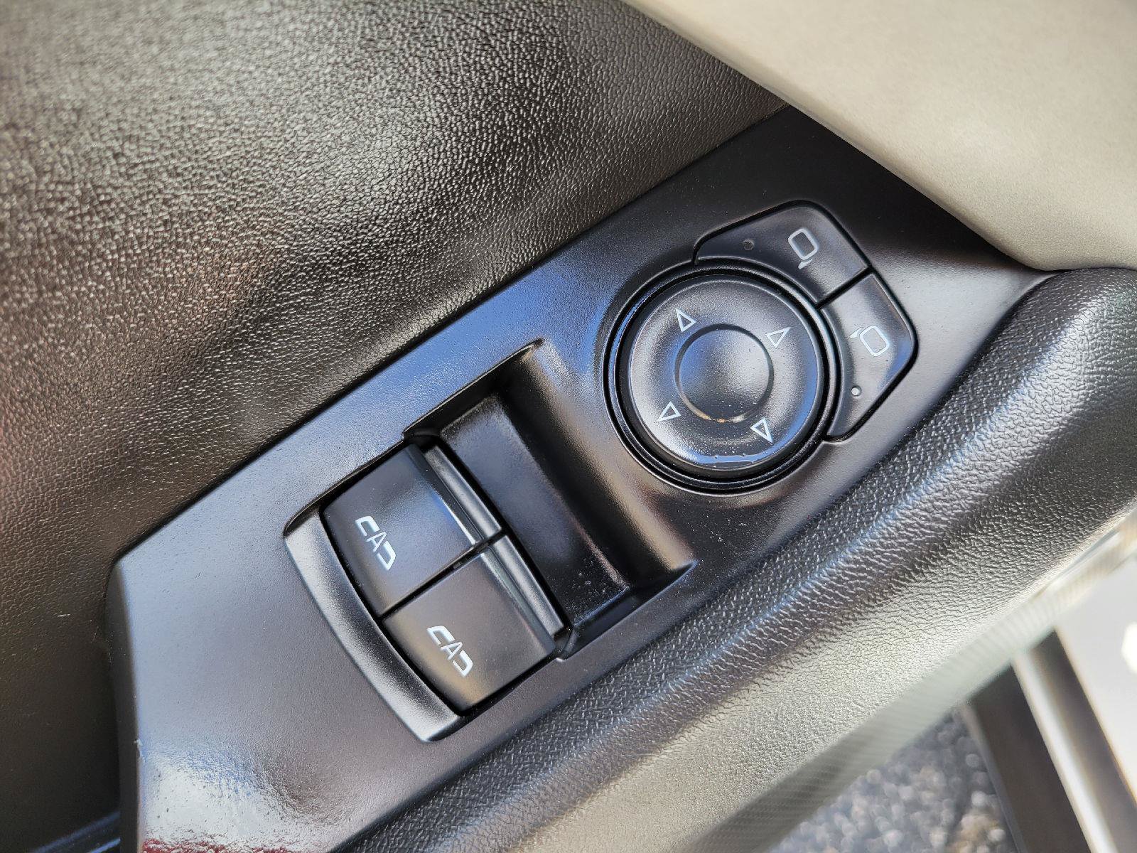 Used 2017 Chevrolet Camaro LS w/ Technology Package RWD image 7