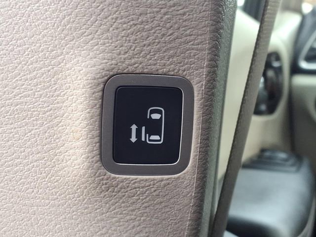 Certified 2023 Chrysler Pacifica Limited image 18