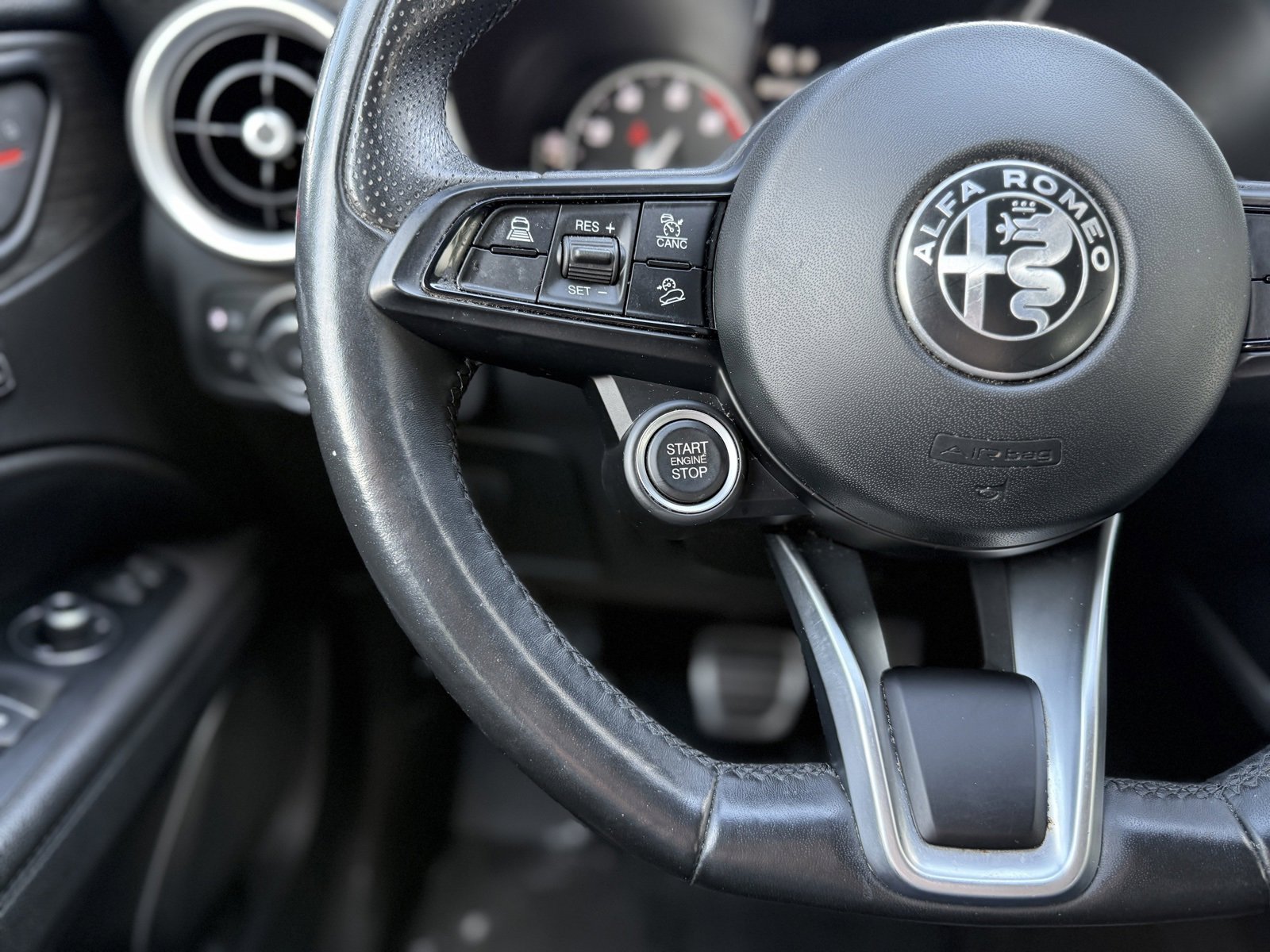 Used 2022 Alfa Romeo Stelvio Ti image 23