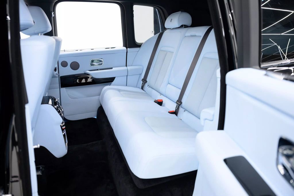 Used 2025 Rolls-Royce Cullinan image 42