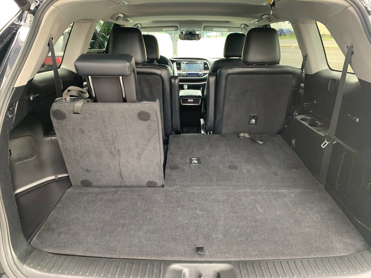 Used 2019 Toyota Highlander Limited image 11