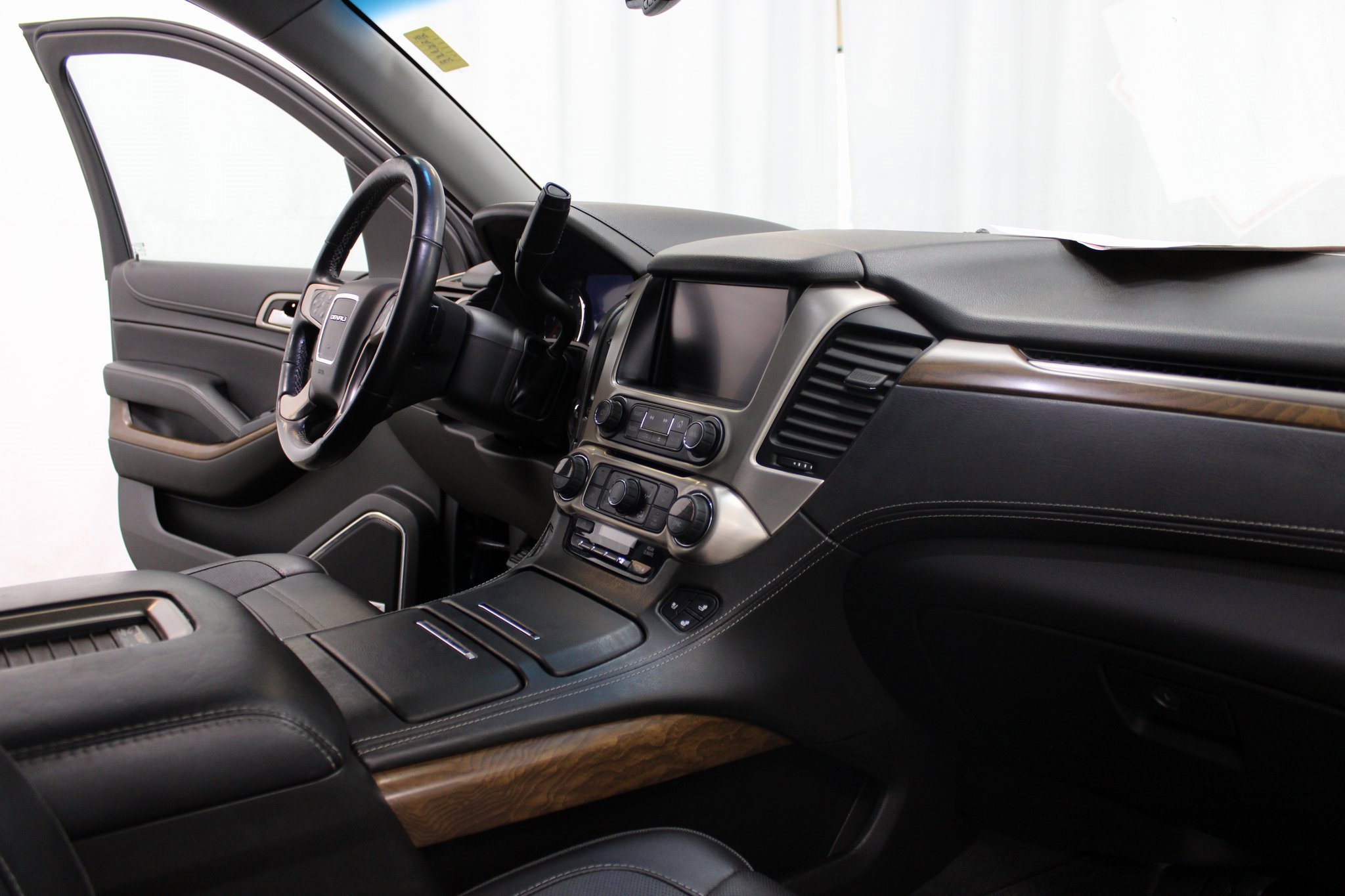 Used 2019 GMC Yukon Denali image 32